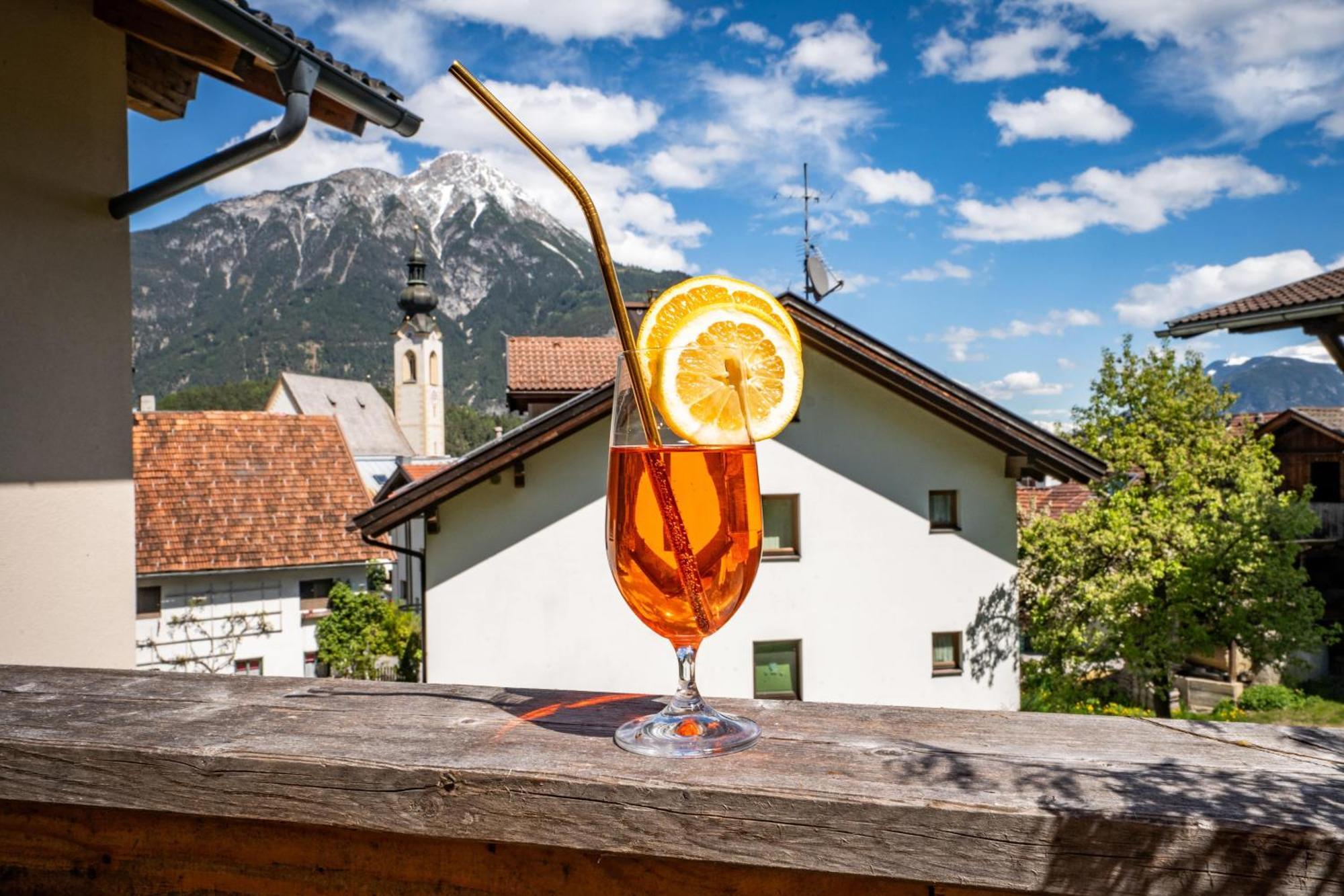 Living Flora Hotel Arzl im Pitztal Eksteriør billede