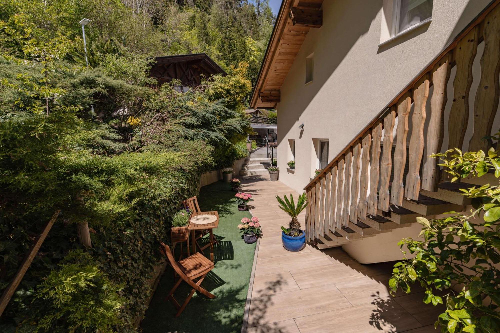 Living Flora Hotel Arzl im Pitztal Eksteriør billede